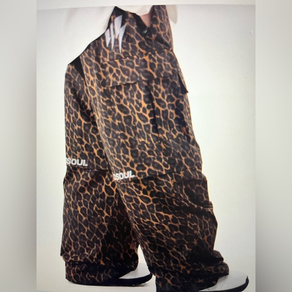 Women Wild Soul Steeze Leopard Snow Pants / Shorts - Picture 1 of 2